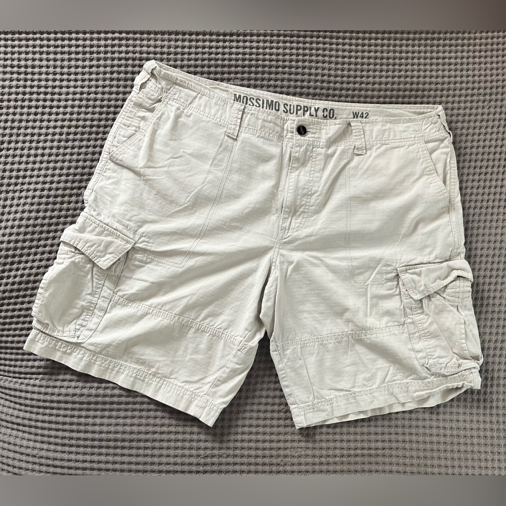 Mossimo Supply Co. White Cargo Shorts Lightweight Cotton size 42